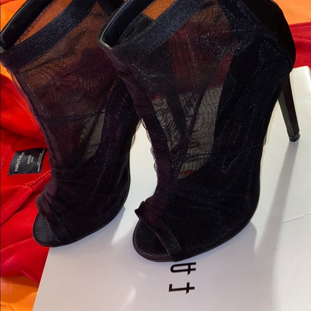 Heels - Picture 2 of 4